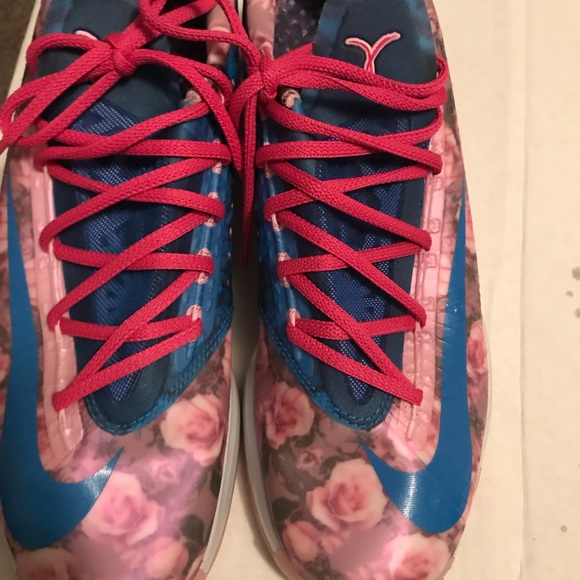 KD 6 Supreme “Aunt Pearl” 8/12 Men’s Tennis Shoes